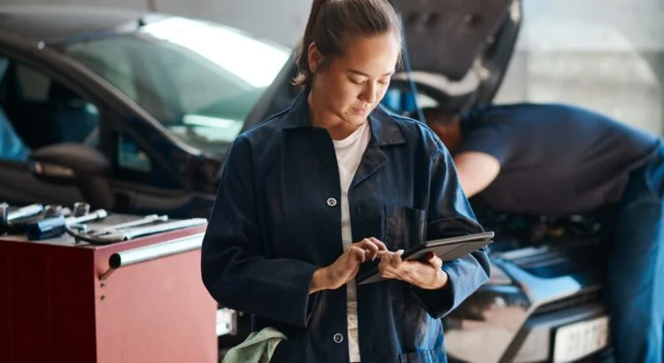 controle-technique-en-2026-si-votre-voiture-a-plus-de-10-ans-vous-etes-concerne-750x410
